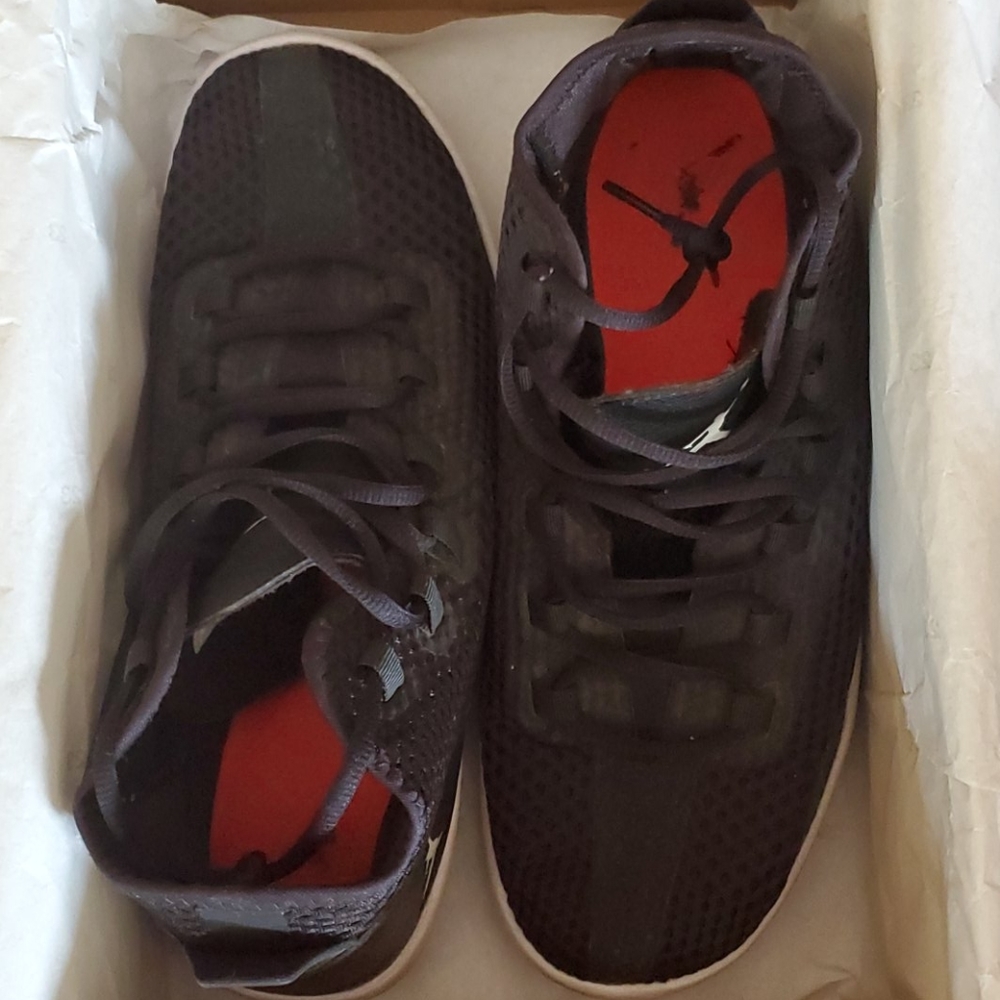 Nike Jordan Reveal Black and White size 10.0